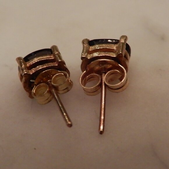Vintage 14 Karat Yellow Gold and Sapphire Stud Earrings - Picture 3 of 4